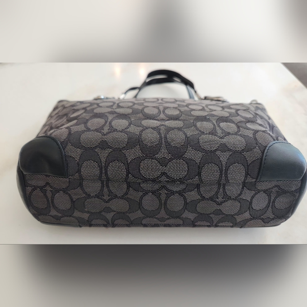 Bargain Coach! Grab Her Today! - Picture 2 of 14